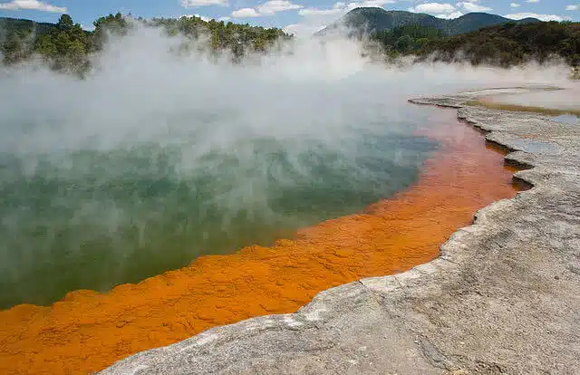 WImage of the Champagne Pools at Wai-o-Tapu, Rotorua