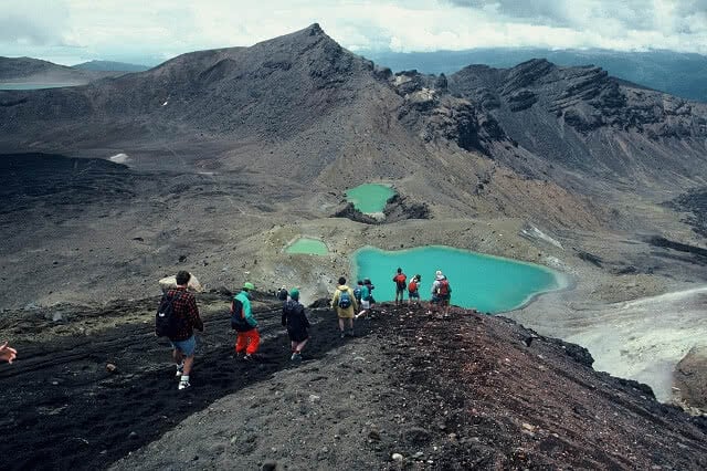 Image of the stunning turquiose pools on the Tongariro Northern Circuit - one of New Zealand's Great Walks