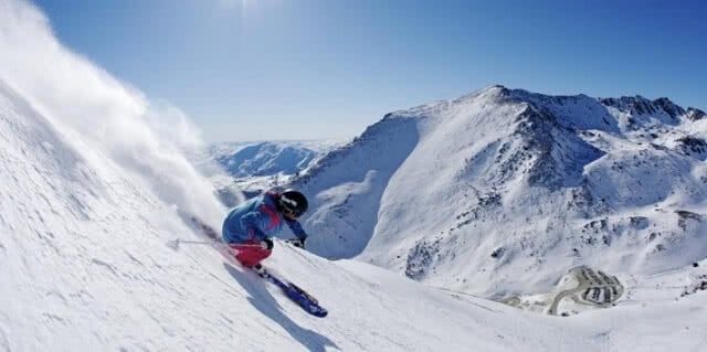 Image of Skiing at the Remarkables near Queenstown. Image credit everythingqueenstwon.com