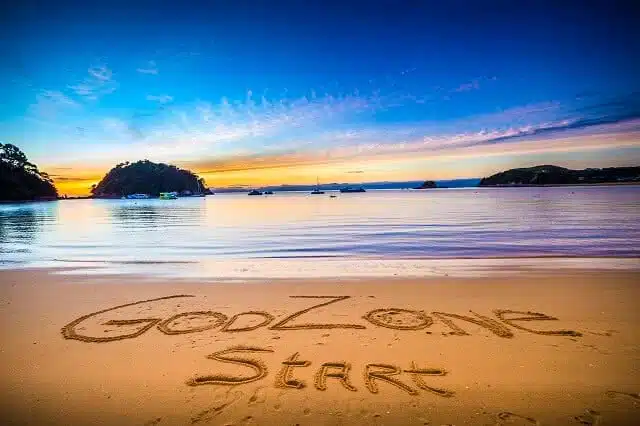 The start of GODZone on Kaiteriteri Beach. Image credit: godzoneadventure.com