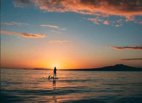 Paddleboarding on Takapuna Beach via @lola.photography on Instagram