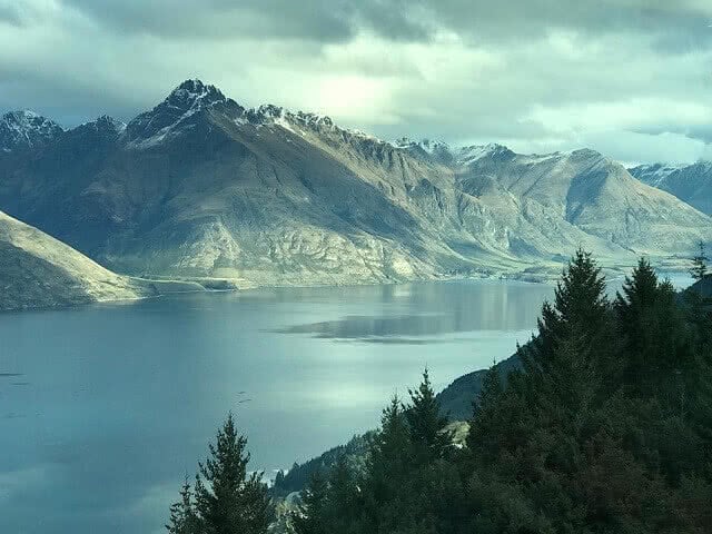A view across Lake Wakitipu, Queenstown during the winter