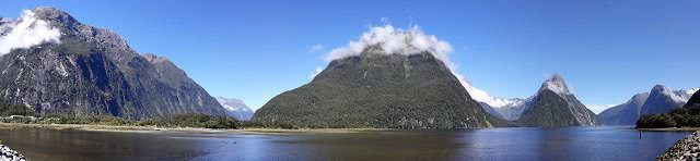 Milford Sound sunny day