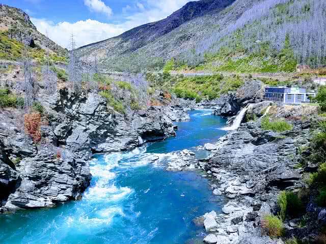 Roaring Meg waterfall near Queenstown