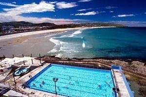 St Clair beach in Dunedin with salt water pool in foreground
